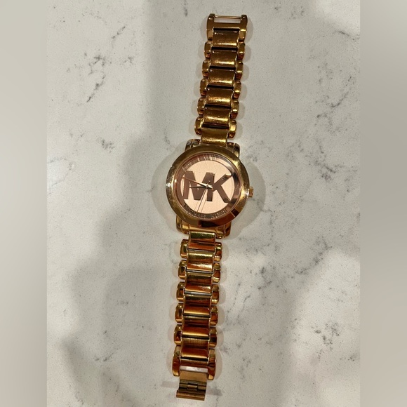 Michael Kors watch - Picture 4 of 7